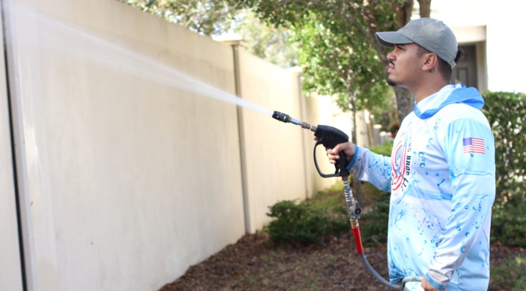 Fence Washing in Tampa