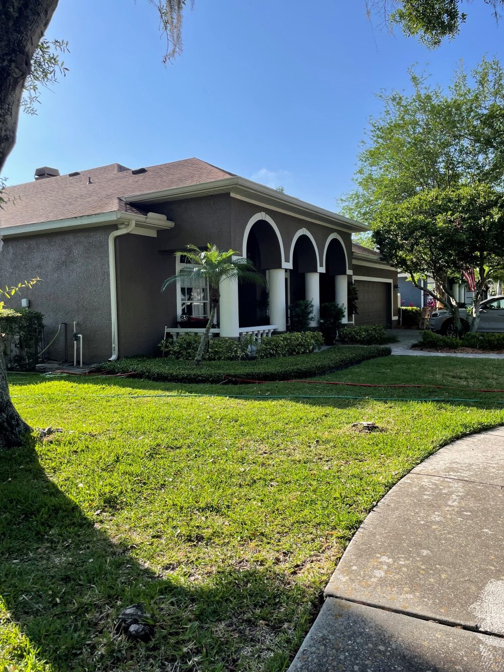 🧼 Screen Enclosure Wash & Paver Cleaning in Cumberland Estates, Tampa, FL – Easy Online Booking, Powerful Results!