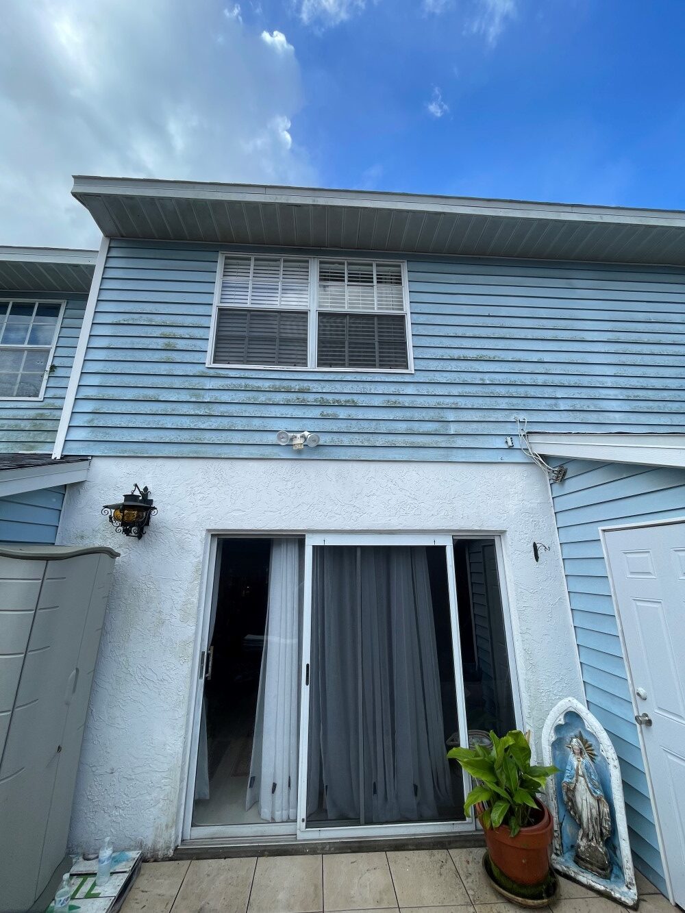 🏢 Full Community Pressure Washing in South Tampa, FL | 10 Buildings & Sidewalks Restored from One Referral