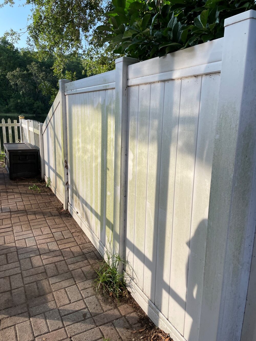 💦 Professional Fence Washing in Suncoast Lakes, FL – Bring Your Weathered Fence Back to Life
